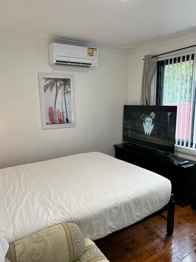 Fragrant Homes-68B Independent Aircon Room, With 65'Tv, Queen Size Beds, Rest Sofa, Built In Wardrobe Doonside 外观 照片